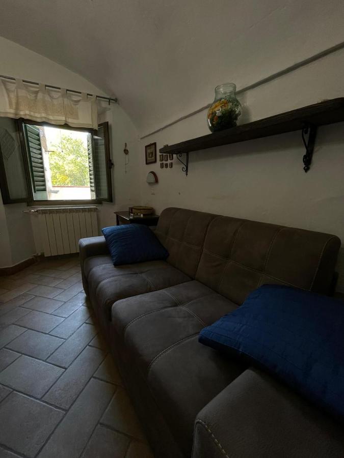 Casa Vacanza Pegrini Nel Centro Storico Di Гави Екстериор снимка